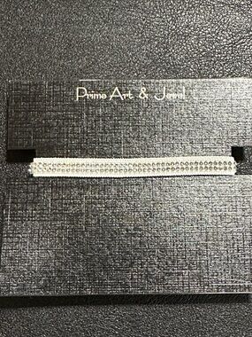 White Prime Art & Jewel Swarovski Element Bracelet